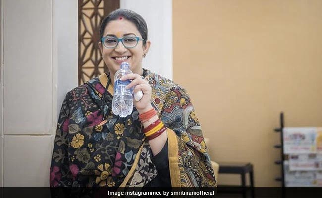 केंद्रीय मंत्री स्मृति ईरानी ने इंस्टाग्राम पर शेयर किया मां का स्पेशल मैसेज, पढ़ने के बाद लोगों ने लिए मज़े