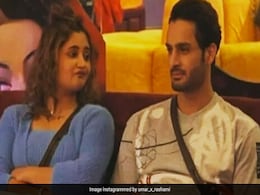 बिग बॉस 15: रश्मि देसाई ने चिल्ला-चिल्लाकर कहा उमर रियाज 'आई लव यू' तो डॉक्टर साहब के उड़ गए होश बिग बॉस 15: रश्मि देसाई ने चिल्ला-चिल्लाकर कहा उमर रियाज 'आई लव यू' तो डॉक्टर साहब के उड़ गए होश