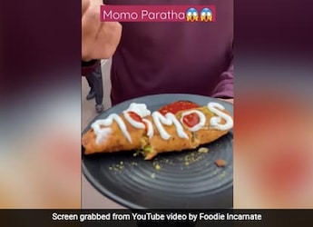 Momo Meets Paratha In The Bizarre Fusion Dish; Internet Is Not Happy Momo Meets Paratha In The Bizarre Fusion Dish; Internet Is Not Happy