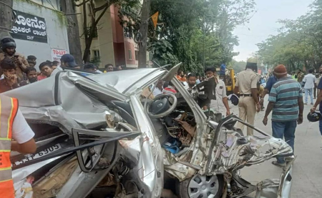 Speeding Mercedes Wrecks 7 Vehicles In Bengaluru, Killed 1 Trying To Flee
