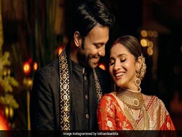 Ankita Lokhande In A Classic Sabyasachi Benarasi Saree For Her Wedding Reception Ankita Lokhande In A Classic Sabyasachi Benarasi Saree For Her Wedding Reception