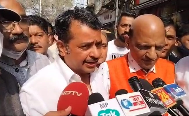 इंदौर: गारमेंट पर GST बढ़ाने का विरोध, व्यापारियों ने थाली बजाकर किया प्रदर्शन