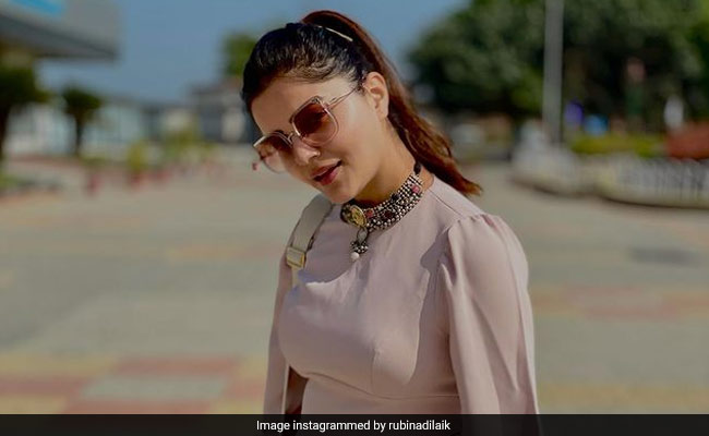 Rubina Dilaik Photos: रुबीना दिलैक की लेटेस्ट तस्वीरों पर फिदा हुए फैन्स, बोले- बॉस लेडी स्वैग