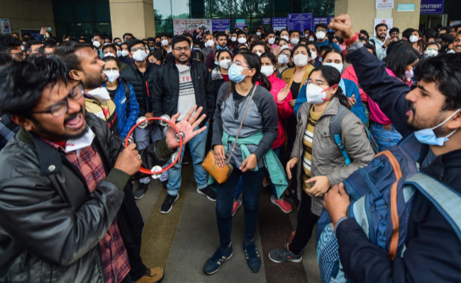 Junior Doctors' Stir To Go On, Talks With Health Minister Fail: 10 Facts