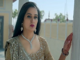 पद्मिनी कोल्हापुरे का ‘ये गलियां ये चौबारा’ गाना रिलीज, एक्ट्रेस ने अपनी सुरीली आवाज से जीता फैन्स का दिल पद्मिनी कोल्हापुरे का ‘ये गलियां ये चौबारा’ गाना रिलीज, एक्ट्रेस ने अपनी सुरीली आवाज से जीता फैन्स का दिल