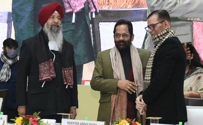 महिलाओं की आजादी और सम्मान के खिलाफ तालिबानी सोच भारत में नहीं चलेगी: नकवी