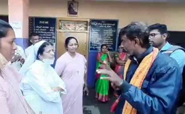 Karnataka School's Christmas Celebrations Stopped By Right-Wing Group