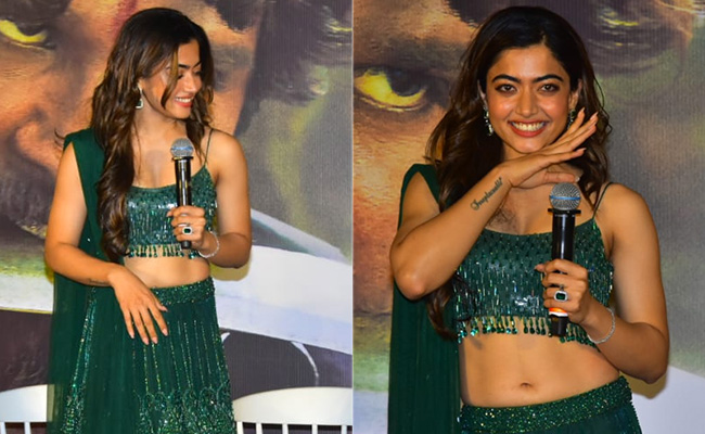 पुष्पा फेम Rashmika नहीं कर पाईं गरीब बच्चों की मदद तो लोग बोले- मूड ऑफ हो गया यह देख के