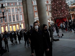 Omicron Threat Looms Over Christmas Holidays In Europe, US Omicron Threat Looms Over Christmas Holidays In Europe, US