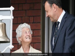 दुनिया की सबसे उम्रदराज टेस्ट क्रिकेटर  का 110 साल की उम्र में निधन, द्वितीय विश्व युद्ध में भी लिया था भाग दुनिया की सबसे उम्रदराज टेस्ट क्रिकेटर  का 110 साल की उम्र में निधन, द्वितीय विश्व युद्ध में भी लिया था भाग