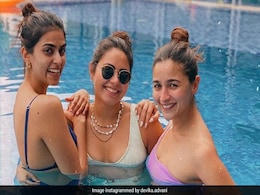 आलिया भट्ट दोस्तों के साथ पूल में चिल करती आईं नजर, देखते रह जाएंगे बॉलीवुड क्वीन की तस्वीरें  आलिया भट्ट दोस्तों के साथ पूल में चिल करती आईं नजर, देखते रह जाएंगे बॉलीवुड क्वीन की तस्वीरें