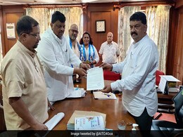 Sharad Pawar Party Files Plea To Disqualify Goa MLA Over Trinamool Merger Sharad Pawar Party Files Plea To Disqualify Goa MLA Over Trinamool Merger