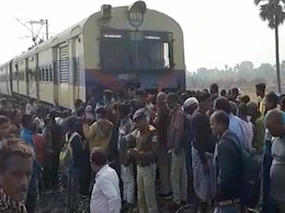 टला बड़ा हादसा : क्रॉसिंग पर ट्रेन से टकराया ट्रैक्टर, बिखर गए पुर्जे-पुर्जे, देखें Photos टला बड़ा हादसा : क्रॉसिंग पर ट्रेन से टकराया ट्रैक्टर, बिखर गए पुर्जे-पुर्जे, देखें Photos