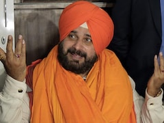 "<i>Dhongi Baba</i>": Navjot Singh Sidhu Tears Into Mohammad Amir As Another Prediction Fails