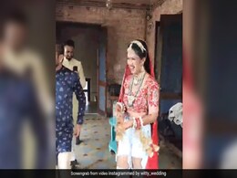 दुल्हन करने लगी जींस में फेरे लेने की ज़िद, लोग बोले- तो दुपट्टा और ज्वैलरी भी न पहनो - देखें Video दुल्हन करने लगी जींस में फेरे लेने की ज़िद, लोग बोले- तो दुपट्टा और ज्वैलरी भी न पहनो - देखें Video