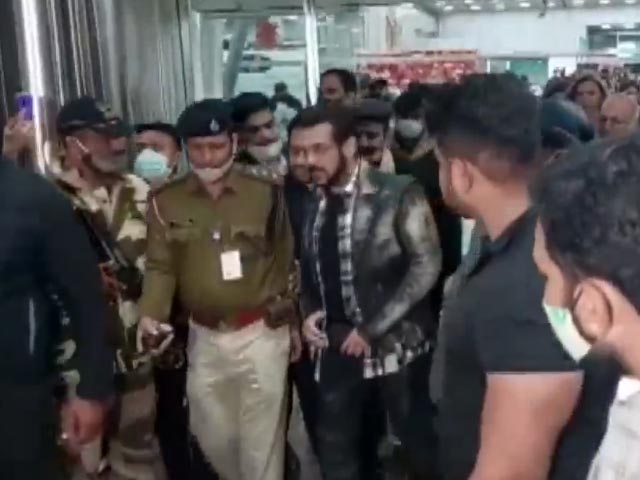 Salman Khan, Anil Kapoor Attend Praful Patel's Son's Wedding In Jaipur- Watch