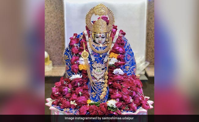 Santoshi Mata Aarti: शुक्रवार के दिन पूजन के बाद जरूर करें सतोषी मां की ये आरती