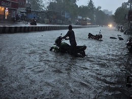 3 Deaths After Heavy Rain In Tamil Nadu; Schools, Offices In Chennai Shut 3 Deaths After Heavy Rain In Tamil Nadu; Schools, Offices In Chennai Shut