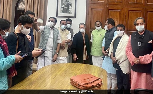 Sonia Gandhi Meets Congress Lok Sabha MPs In Parliament Today