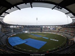"5 Kg Rice, Mixer Grinder...": MCA's Present For Groundstaff On 50th Anniversary Of Wankhede Stadium "5 Kg Rice, Mixer Grinder...": MCA's Present For Groundstaff On 50th Anniversary Of Wankhede Stadium