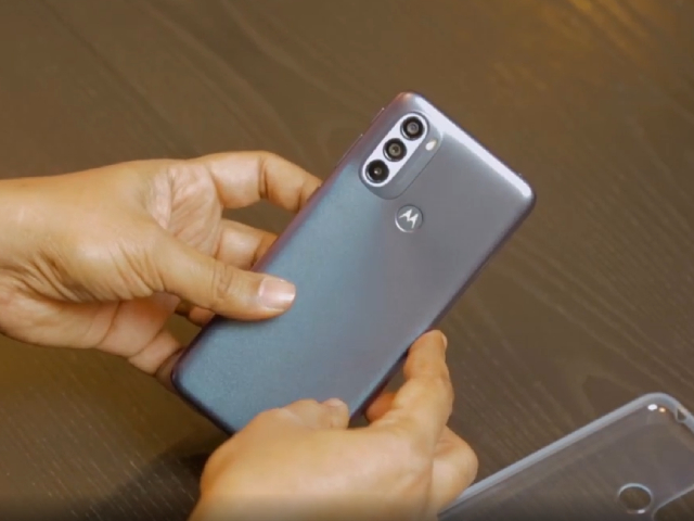 Moto G31 Unboxing & First Impressions: Upgrade or Downgrade?