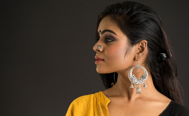 Statement Nose Pins To Dazzle Up Your Every Attire