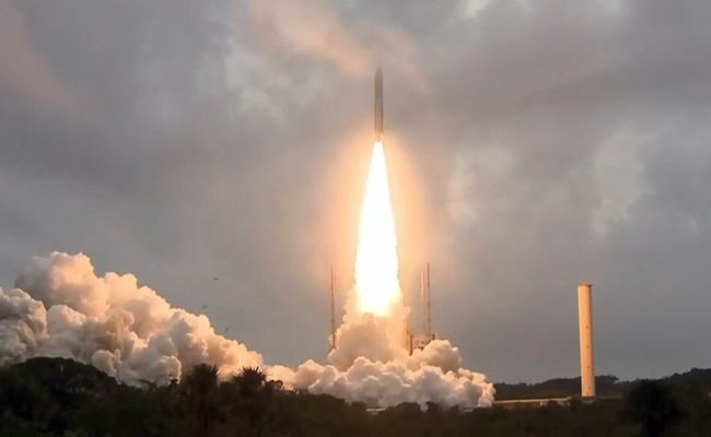NASA ने दुनिया के सबसे शक्तिशाली टेलीस्कोप को अंतरिक्ष के लिए किया रवाना