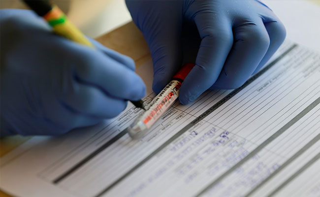 US To Distribute 500 Million Covid Tests, Mobilize Military Personnel