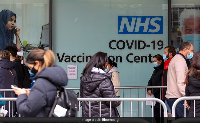 UK Rejects Calls To Follow US's 5-Day Covid Isolation