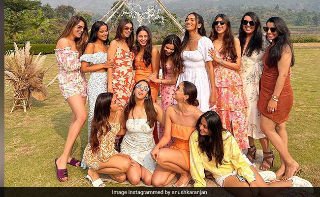 Alia Bhatt Celebrates Her Friend's Bachelorette Party - Pics Inside
