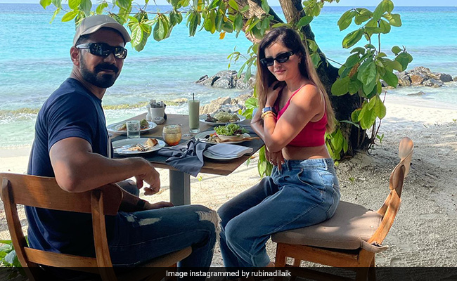 Throwback: Rubina Dilaik And Abhinav Shukla's Date In Maldives