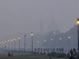 दिल्ली-एनसीआर में वायु गुणवत्ता गंभीर स्तर पर पहुंची, एयर प्यूरीफायर का इस्तेमाल करने की सलाह दिल्ली-एनसीआर में वायु गुणवत्ता गंभीर स्तर पर पहुंची, एयर प्यूरीफायर का इस्तेमाल करने की सलाह