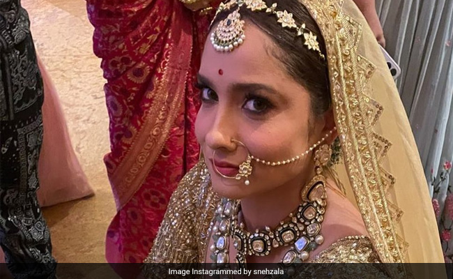 Ankita-Vicky Wedding : अंकिता लोखंडे का गोल्डन लुक और शानदार मंडप रहा सबसे खास, देखें Video