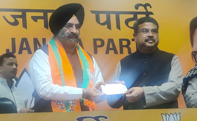 शिरोमणि अकाली दल के नेता मनजिंदर सिंह सिरसा भाजपा में शामिल