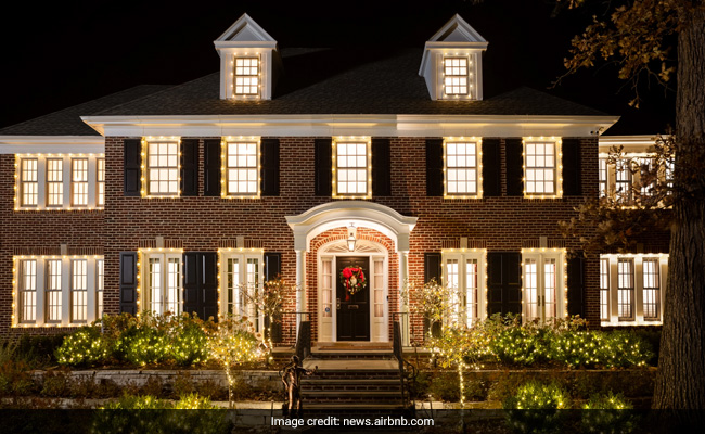 Want To Stay At The Iconic '<i>Home Alone</i>' House? Here's How You Can