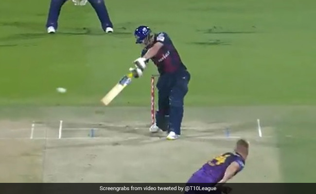 T10 League: इंग्लैंड के बल्लेबाज ने 39 गेंद पर जड़े 96 रन, अब मेगा ऑक्शन में हो सकती है पैसों की बारिश- Video