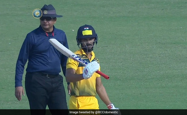 विजय हजारे ट्रॉफी :  शिखर धवन शून्य पर हुए आउट, रुतुराज ने ठोका शतक, जानिए पहले दिन क्या कुछ रहा खास