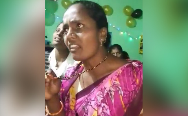 Viral Video: Karnataka Women Tackle Right-Wing Group - "Get Out Of Here"