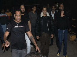 Salman Khan, Bitten By Non-Venomous Snake, Is Stable. Meets Paparazzi For Birthday Celebrations. See Pics Salman Khan, Bitten By Non-Venomous Snake, Is Stable. Meets Paparazzi For Birthday Celebrations. See Pics