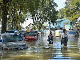 Malaysia Flood Deaths Rise To 46, Work Crews Continue Massive Clean-Up Malaysia Flood Deaths Rise To 46, Work Crews Continue Massive Clean-Up