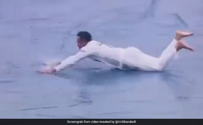 BAN vs PAK: बारिश ने खेल रोका तो शाकिब अल हसन बन गए 'बच्चा', ऐसे लिए मजे- Video