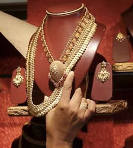 Gold Price Today: आज सोना फिर हुआ महंगा, चांदी की कीमत में भी तेजी, जानें ताजा रेट