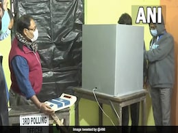 कोलकाता नगर निगम चुनाव परिणाम 2021: 950 उम्मीदवारों की किस्मत का फैसला आज, मतगणना जारी कोलकाता नगर निगम चुनाव परिणाम 2021: 950 उम्मीदवारों की किस्मत का फैसला आज, मतगणना जारी
