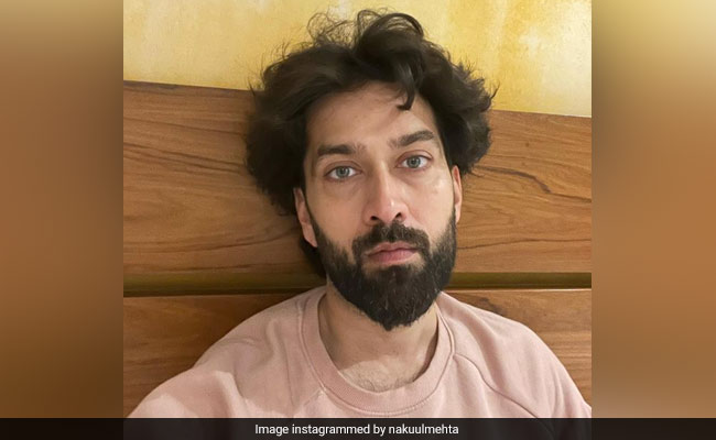 इश्कबाज एक्टर Nakuul Mehta हुए कोरोना संक्रमित, बताया खा रहे हैं यह खाना, ले रहे हैं इतनी दवाइयां