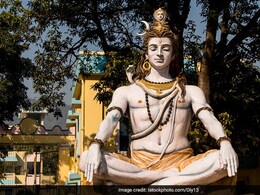 Som Pradosh Vrat: आज सोम प्रदोष व्रत के दिन इस तरह करें महादेव का पूजन, जानिए पूजा करने के नियम Som Pradosh Vrat: आज सोम प्रदोष व्रत के दिन इस तरह करें महादेव का पूजन, जानिए पूजा करने के नियम