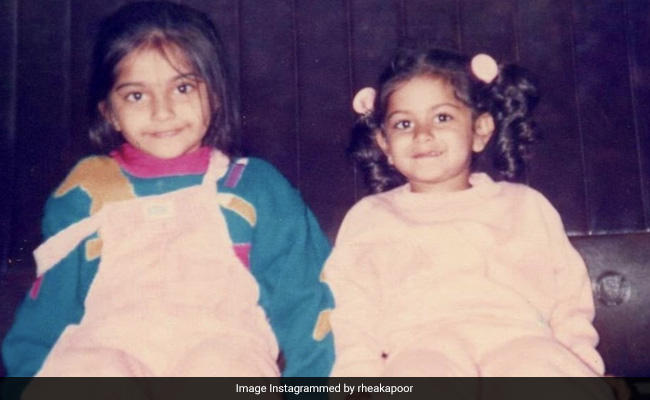 Can You Guess The Kapoor Sisters In This Throwback Pic?