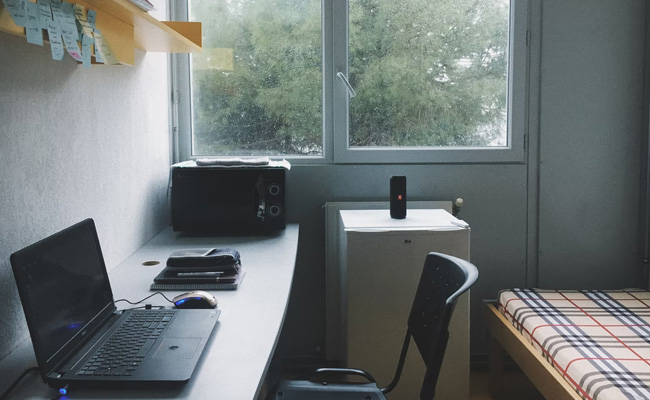 Blog: As Omicron Surged, I Was In A London Dorm