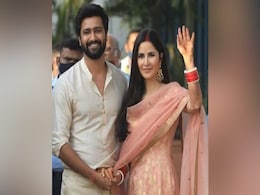 PHOTOS: हाथ में चूड़ा और मांग में सिंदूर के साथ नजर आईं कैटरीना कैफ, वाइफ को लोगों से यूं बचाते दिखे विक्की कौशल PHOTOS: हाथ में चूड़ा और मांग में सिंदूर के साथ नजर आईं कैटरीना कैफ, वाइफ को लोगों से यूं बचाते दिखे विक्की कौशल