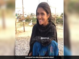 पाकिस्तानी लड़की का कपड़े धोते हुए वायरल हुआ Video, मासूम सी मुस्कुराहट पर फिदा हुए लोग, तारीफ में कही ये बात पाकिस्तानी लड़की का कपड़े धोते हुए वायरल हुआ Video, मासूम सी मुस्कुराहट पर फिदा हुए लोग, तारीफ में कही ये बात