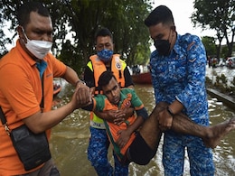 14 Dead, 71,000 Displaced As Malaysia Battles Its Worst Flooding In Years 14 Dead, 71,000 Displaced As Malaysia Battles Its Worst Flooding In Years